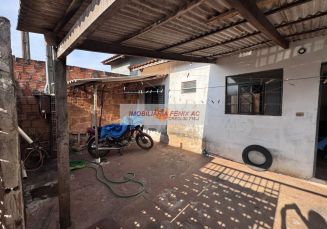 CASA COM SALÃO COMERCIAL A VENDA